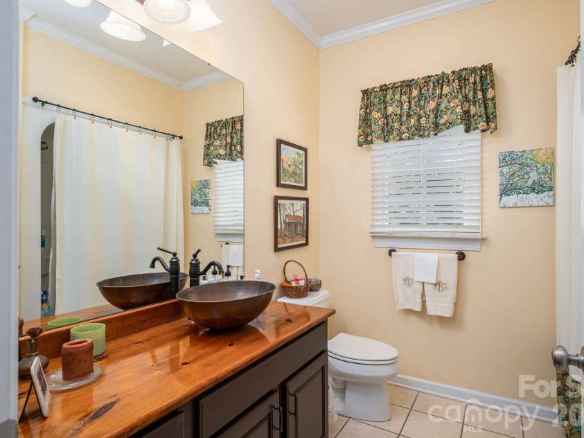 170 Windsor Drive, Taylorsville, NC 28681.  MLS# CAR4389564, YatesRealty ID 29733. 