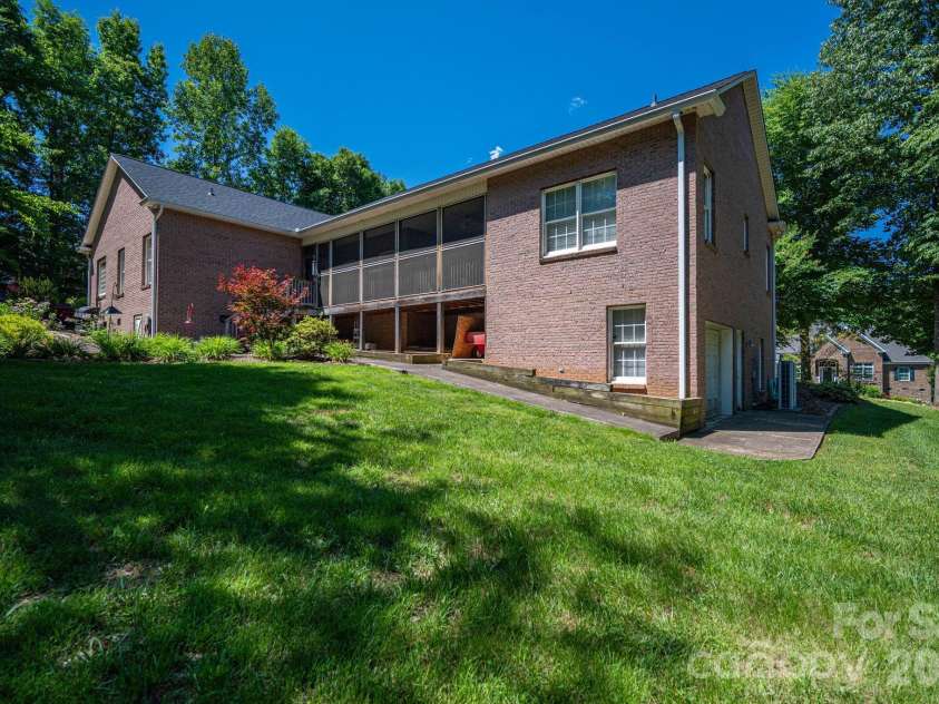 170 Windsor Drive, Taylorsville, NC 28681.  MLS# CAR4389564, YatesRealty ID 29733. 