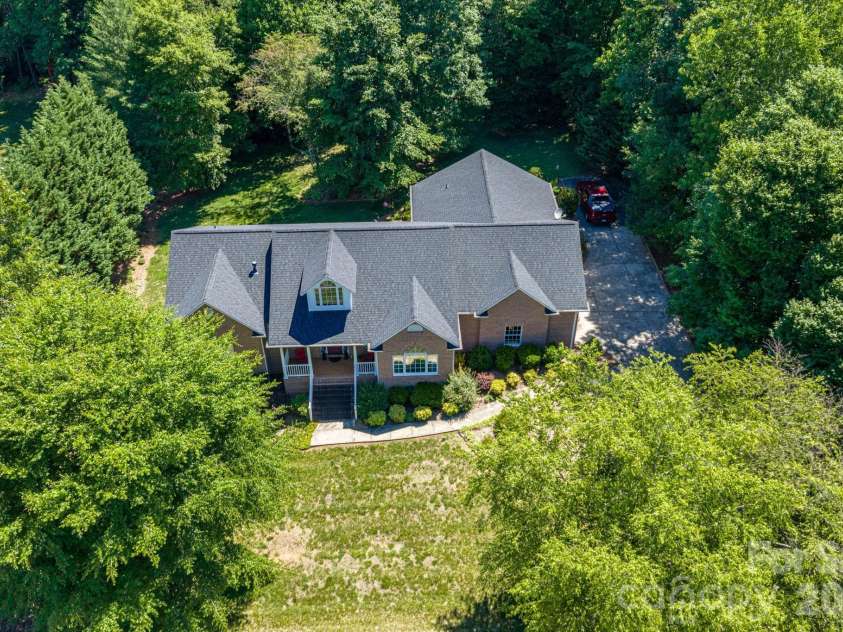 170 Windsor Drive, Taylorsville, NC 28681.  MLS# CAR4389564, YatesRealty ID 29733. 