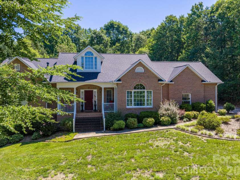 170 Windsor Drive, Taylorsville, NC 28681.  MLS# CAR4389564, YatesRealty ID 29733. 