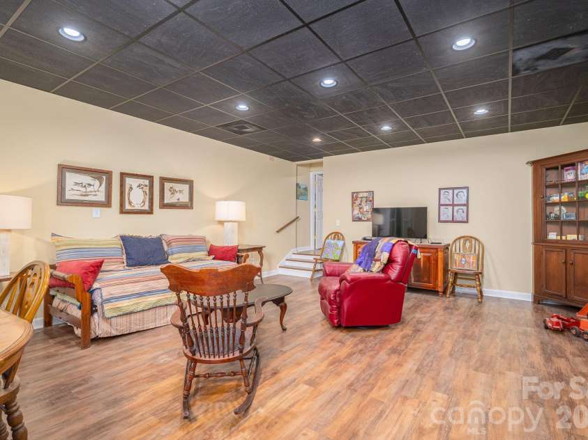 170 Windsor Drive, Taylorsville, NC 28681.  MLS# CAR4389564, YatesRealty ID 29733. 