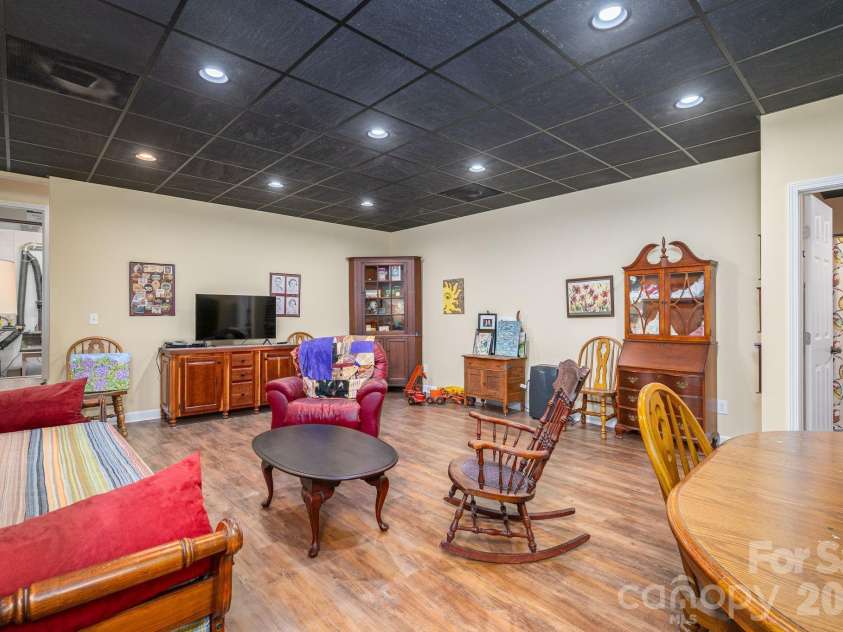 170 Windsor Drive, Taylorsville, NC 28681.  MLS# CAR4389564, YatesRealty ID 29733. 