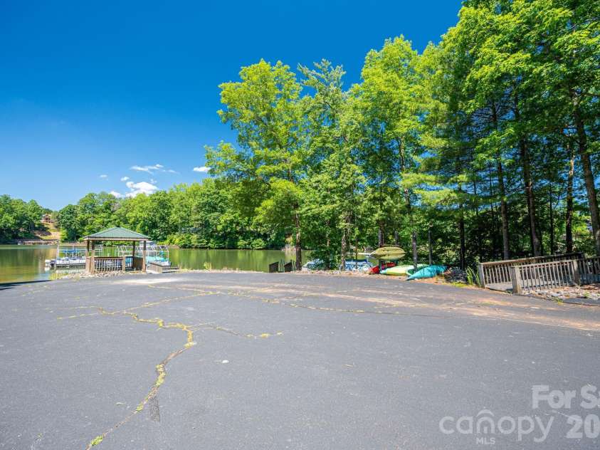 170 Windsor Drive, Taylorsville, NC 28681.  MLS# CAR4389564, YatesRealty ID 29733. 