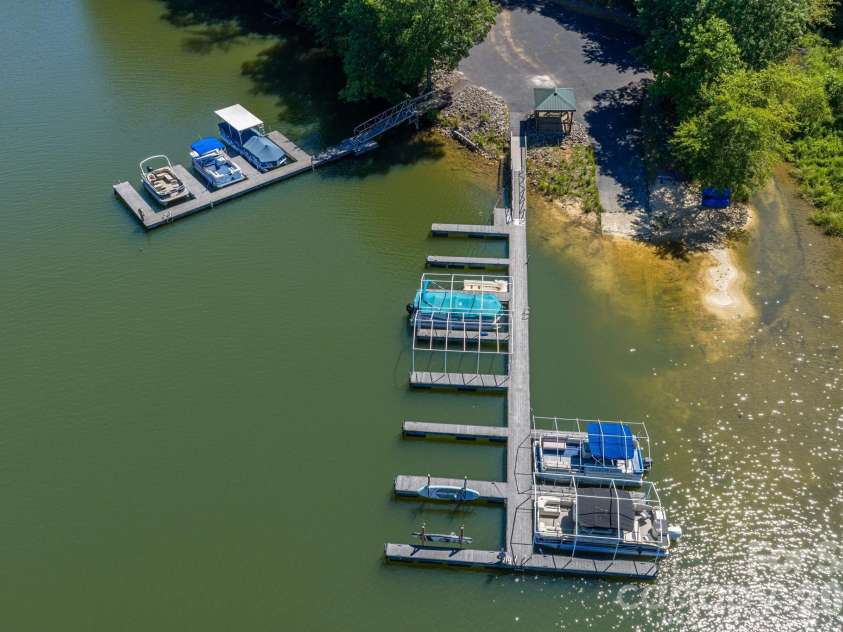 170 Windsor Drive, Taylorsville, NC 28681.  MLS# CAR4389564, YatesRealty ID 29733. 