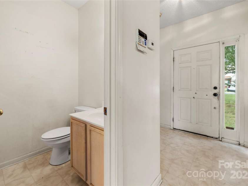 4033 Lakota Court, Charlotte, NC 28269.  MLS# CAR4286797, YatesRealty ID 29733. 