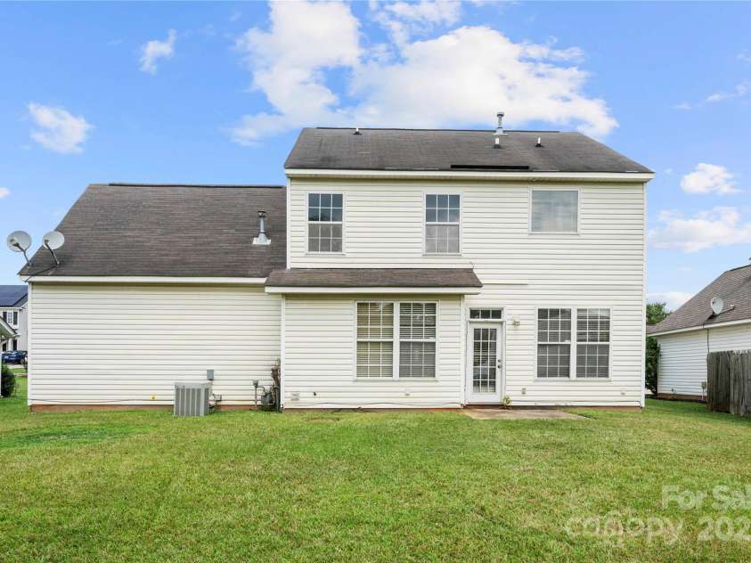 4033 Lakota Court, Charlotte, NC 28269.  MLS# CAR4286797, YatesRealty ID 29733. 