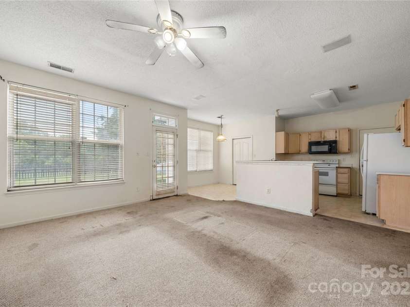 4033 Lakota Court, Charlotte, NC 28269.  MLS# CAR4286797, YatesRealty ID 29733. Den