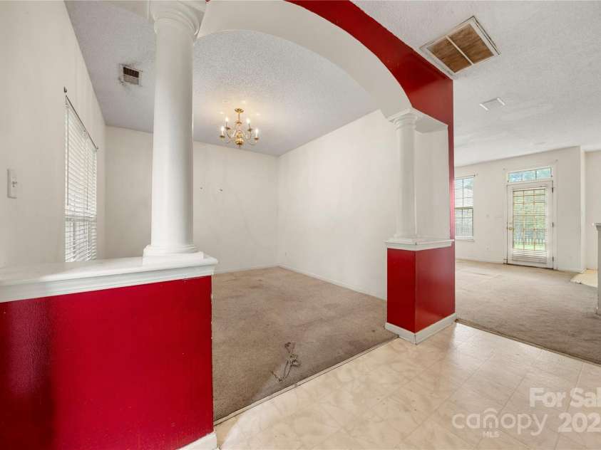 4033 Lakota Court, Charlotte, NC 28269.  MLS# CAR4286797, YatesRealty ID 29733. Dining room