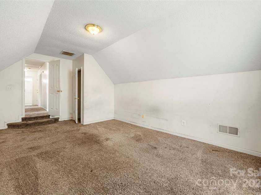 4033 Lakota Court, Charlotte, NC 28269.  MLS# CAR4286797, YatesRealty ID 29733. Large bonus/bedroom