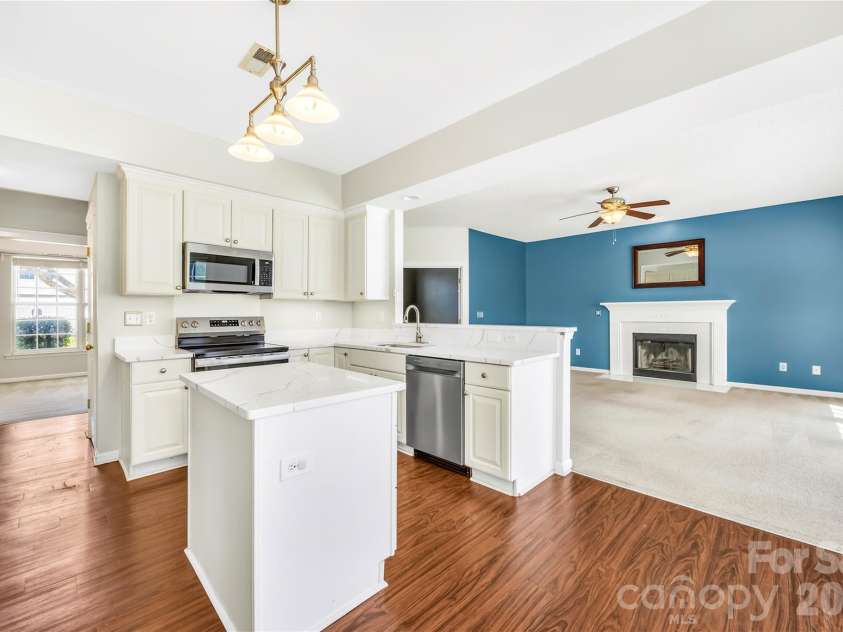 4710 Lenox Hill Place, Charlotte, NC 28269.  MLS# CAR4384984, YatesRealty ID 29734. 