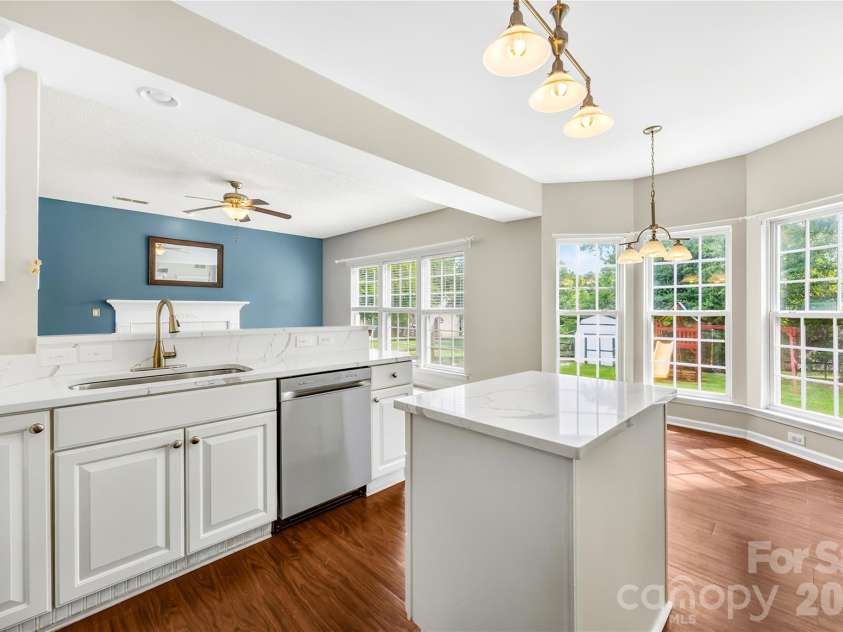 4710 Lenox Hill Place, Charlotte, NC 28269.  MLS# CAR4384984, YatesRealty ID 29734. 