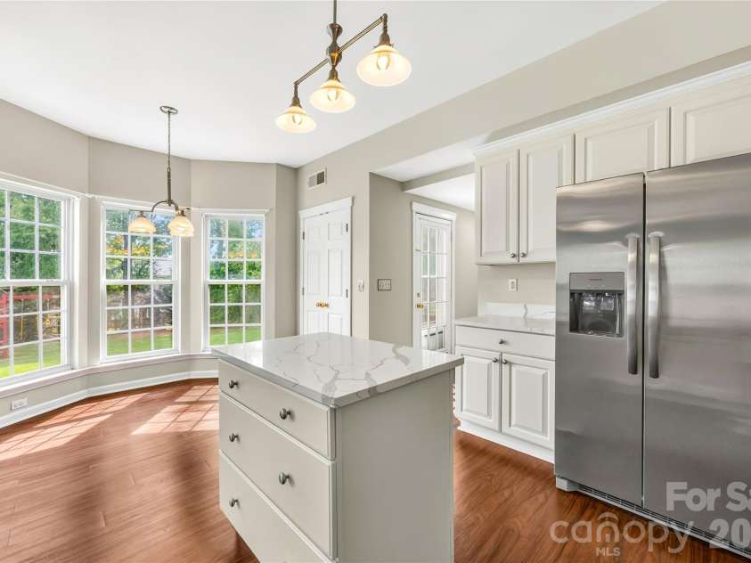 4710 Lenox Hill Place, Charlotte, NC 28269.  MLS# CAR4384984, YatesRealty ID 29734. 