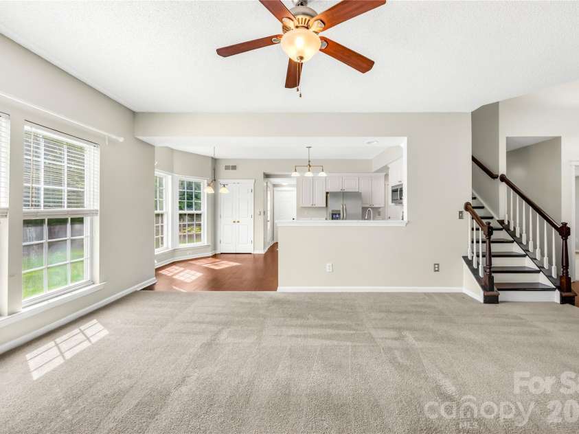 4710 Lenox Hill Place, Charlotte, NC 28269.  MLS# CAR4384984, YatesRealty ID 29734. 