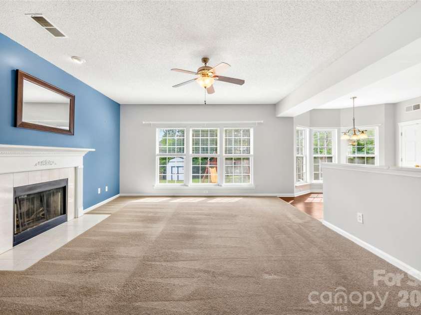 4710 Lenox Hill Place, Charlotte, NC 28269.  MLS# CAR4384984, YatesRealty ID 29734. 