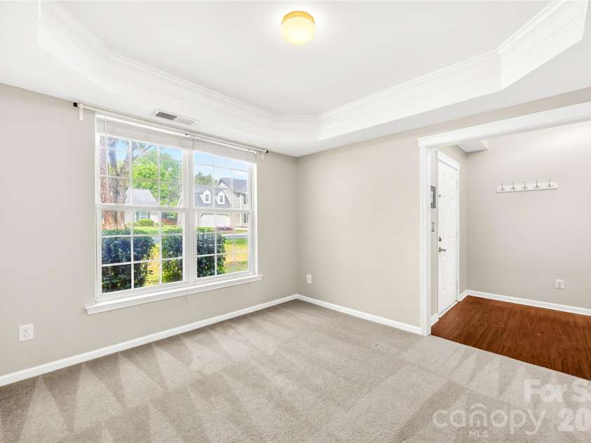 4710 Lenox Hill Place, Charlotte, NC 28269.  MLS# CAR4384984, YatesRealty ID 29734. 