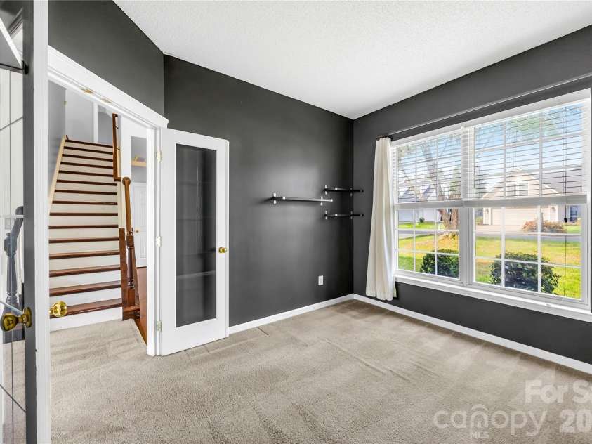 4710 Lenox Hill Place, Charlotte, NC 28269.  MLS# CAR4384984, YatesRealty ID 29734. 