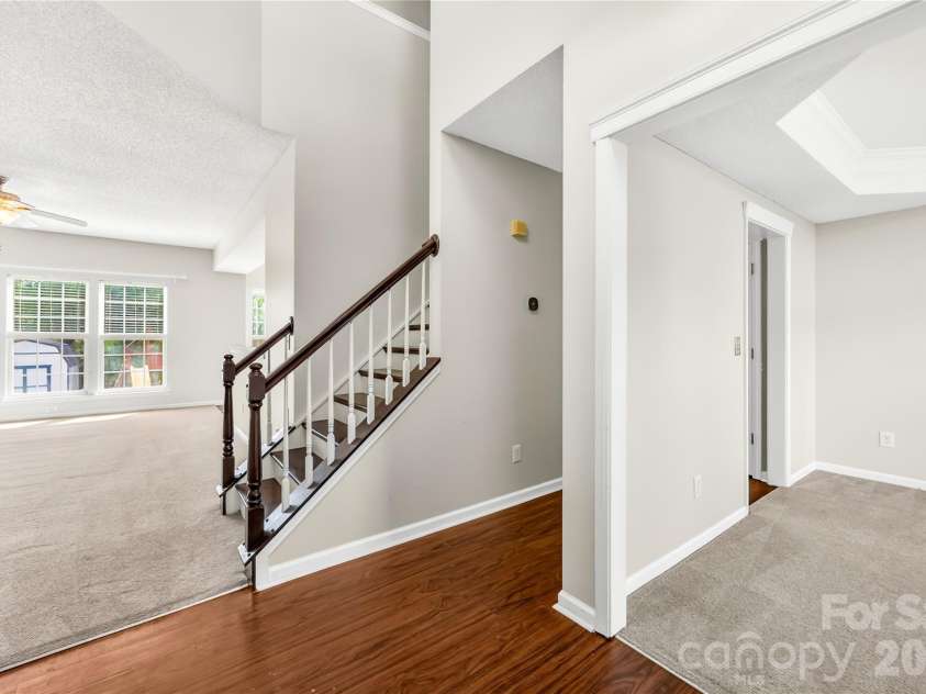4710 Lenox Hill Place, Charlotte, NC 28269.  MLS# CAR4384984, YatesRealty ID 29734. 