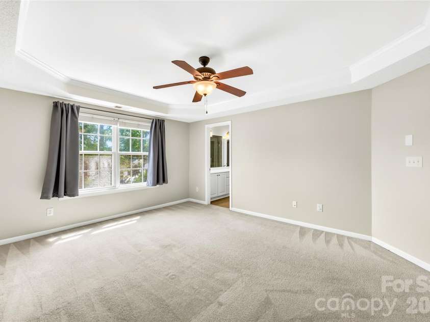 4710 Lenox Hill Place, Charlotte, NC 28269.  MLS# CAR4384984, YatesRealty ID 29734. 