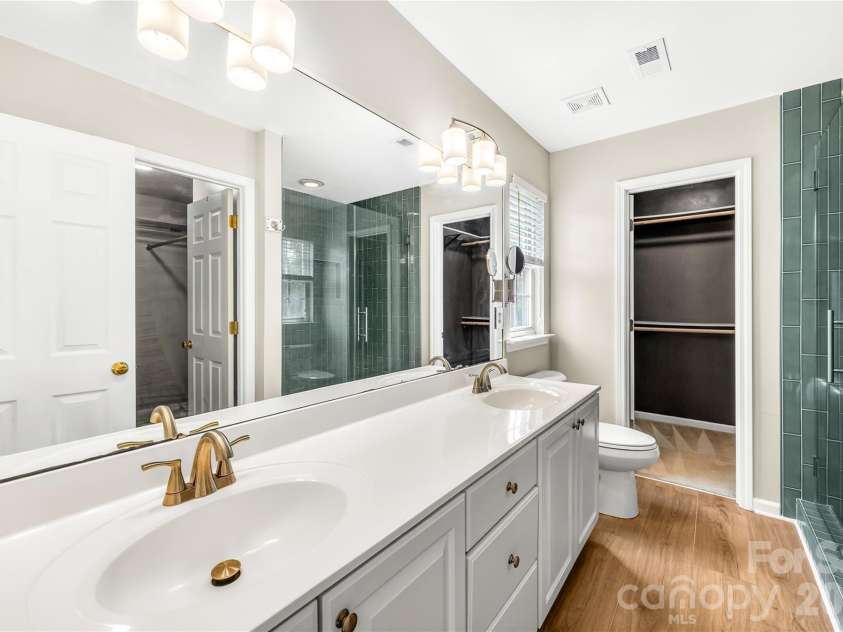 4710 Lenox Hill Place, Charlotte, NC 28269.  MLS# CAR4384984, YatesRealty ID 29734. 