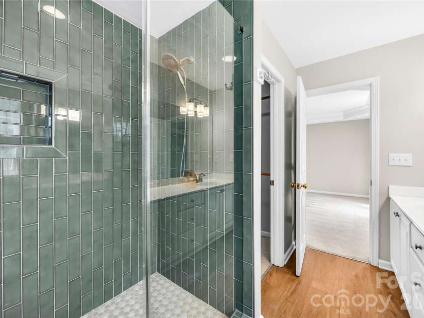 4710 Lenox Hill Place, Charlotte, NC 28269.  MLS# CAR4384984, YatesRealty ID 29734. 