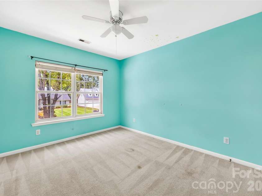 4710 Lenox Hill Place, Charlotte, NC 28269.  MLS# CAR4384984, YatesRealty ID 29734. 