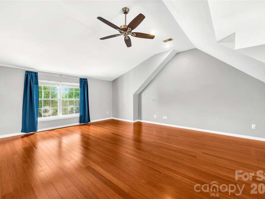 4710 Lenox Hill Place, Charlotte, NC 28269.  MLS# CAR4384984, YatesRealty ID 29734. 
