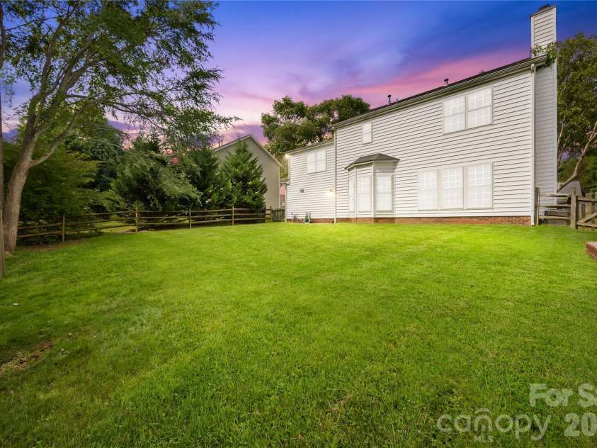 4710 Lenox Hill Place, Charlotte, NC 28269.  MLS# CAR4384984, YatesRealty ID 29734. 