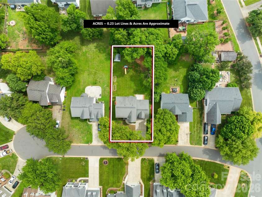 4710 Lenox Hill Place, Charlotte, NC 28269.  MLS# CAR4384984, YatesRealty ID 29734. 