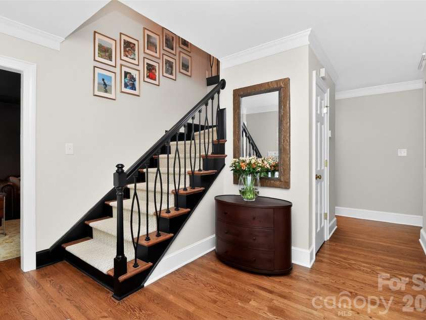 300 Quill Lane, Matthews, NC 28105.  MLS# CAR4391176, YatesRealty ID 29735. 