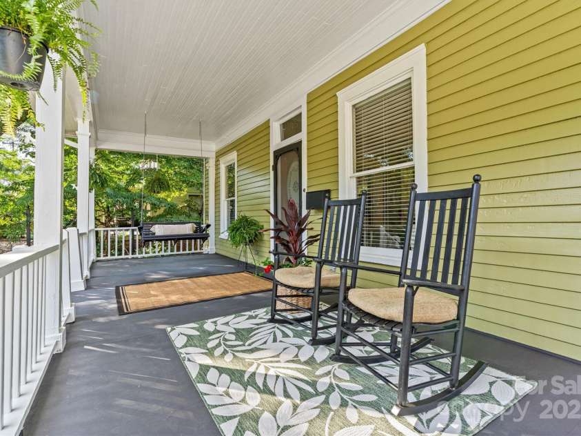 345 Center Avenue, Mooresville, NC 28115.  MLS# CAR4283035, YatesRealty ID 29735. 