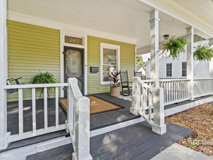 345 Center Avenue, Mooresville, NC 28115.  MLS# CAR4283035, YatesRealty ID 29735. 