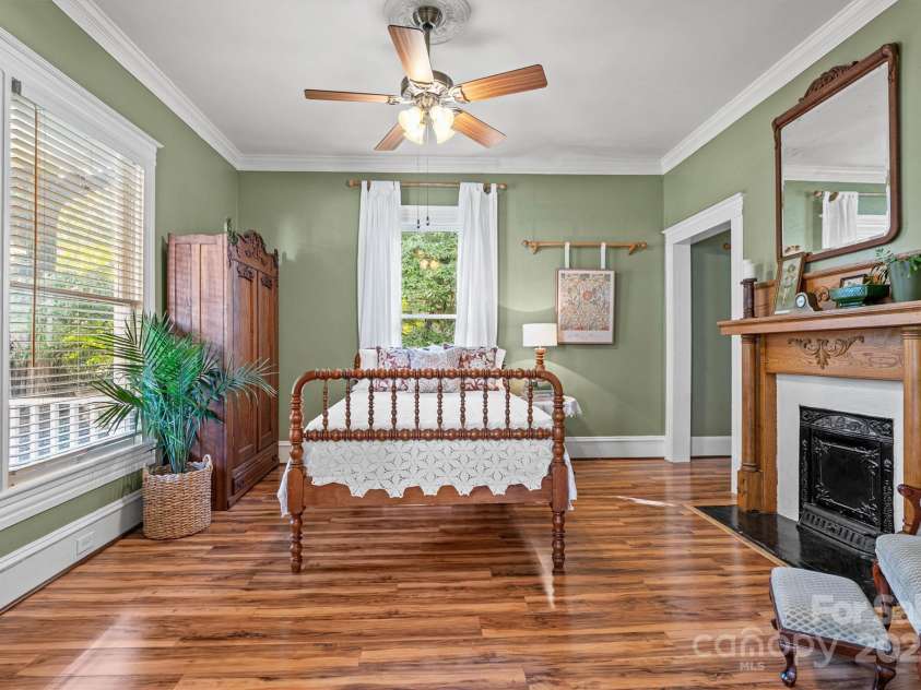 345 Center Avenue, Mooresville, NC 28115.  MLS# CAR4283035, YatesRealty ID 29735. 