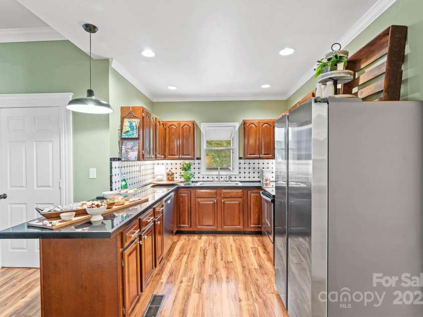 345 Center Avenue, Mooresville, NC 28115.  MLS# CAR4283035, YatesRealty ID 29735. 