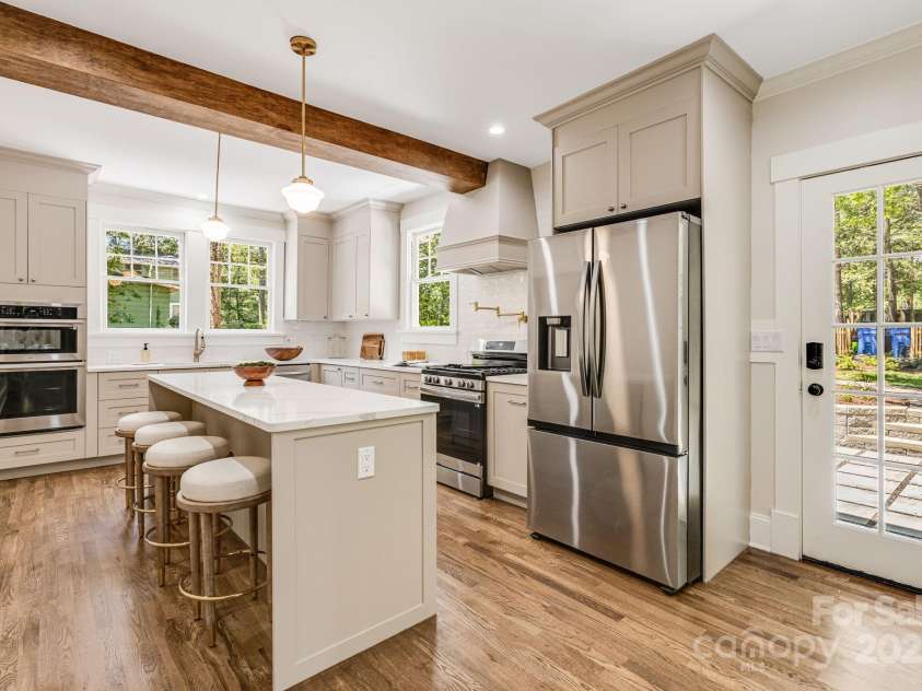 7 Rosewood Avenue, Asheville, NC 28801.  MLS# CAR4267371, YatesRealty ID 29736. 