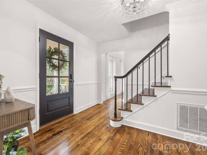 5617 Hillbrook Drive, Charlotte, NC 28226.  MLS# CAR4391314, YatesRealty ID 29738. 