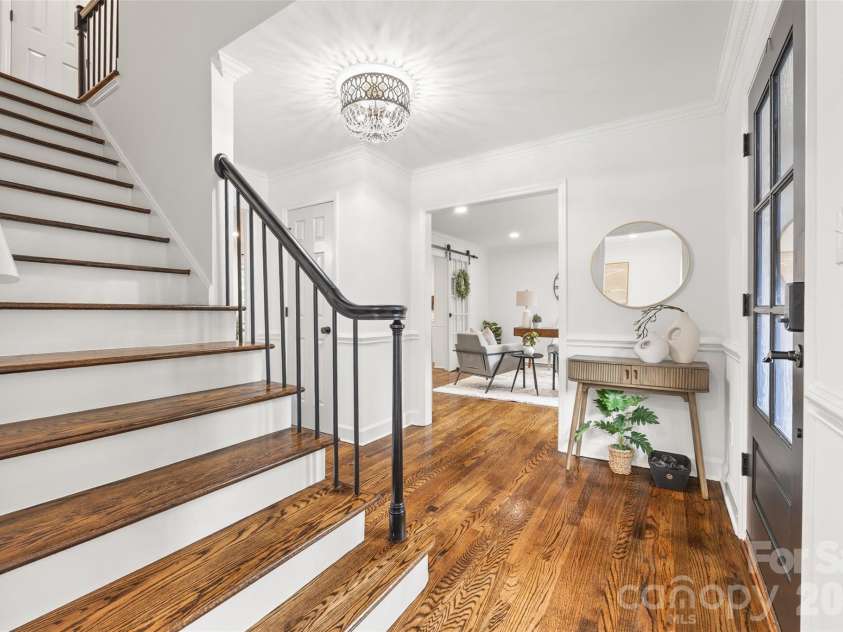 5617 Hillbrook Drive, Charlotte, NC 28226.  MLS# CAR4391314, YatesRealty ID 29738. 