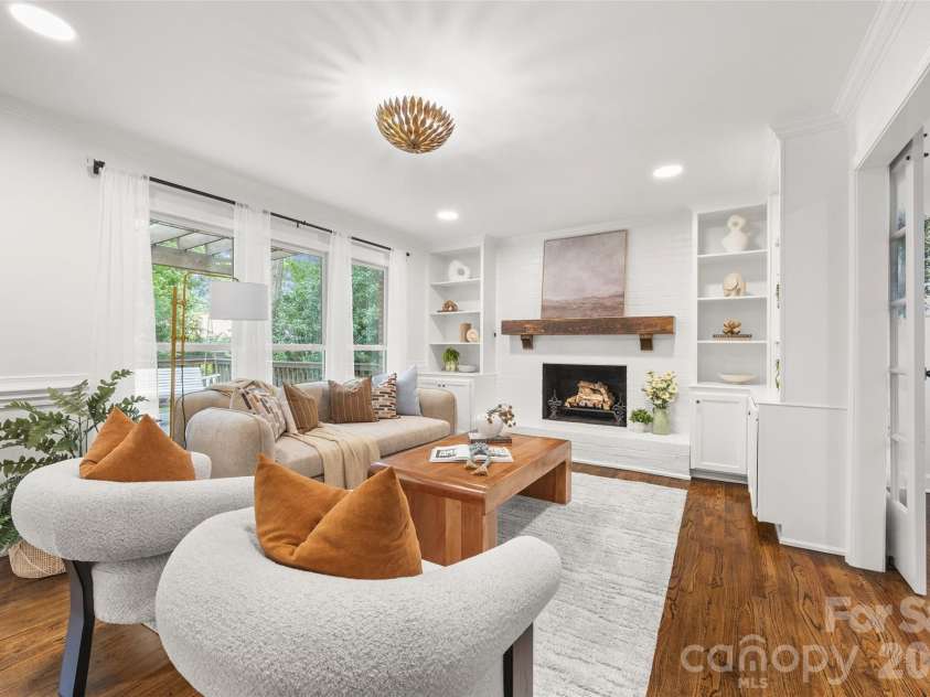 5617 Hillbrook Drive, Charlotte, NC 28226.  MLS# CAR4391314, YatesRealty ID 29738. 