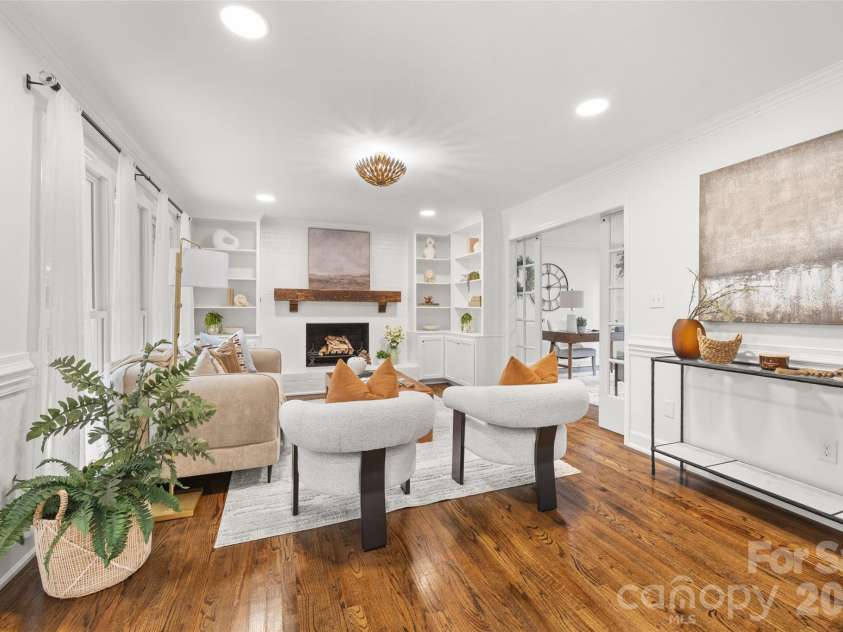 5617 Hillbrook Drive, Charlotte, NC 28226.  MLS# CAR4391314, YatesRealty ID 29738. 