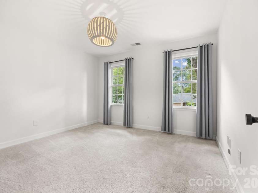 5617 Hillbrook Drive, Charlotte, NC 28226.  MLS# CAR4391314, YatesRealty ID 29738. 