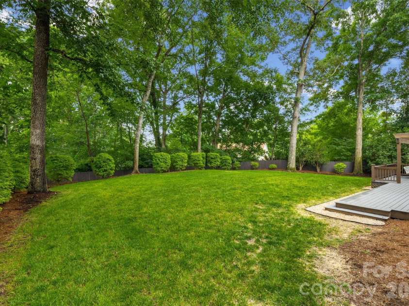 5617 Hillbrook Drive, Charlotte, NC 28226.  MLS# CAR4391314, YatesRealty ID 29738. 