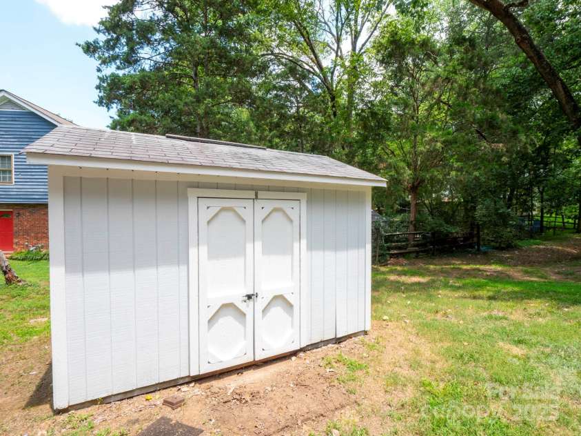 8301 Tifton Road, Charlotte, NC 28226.  MLS# CAR4275465, YatesRealty ID 29738. 