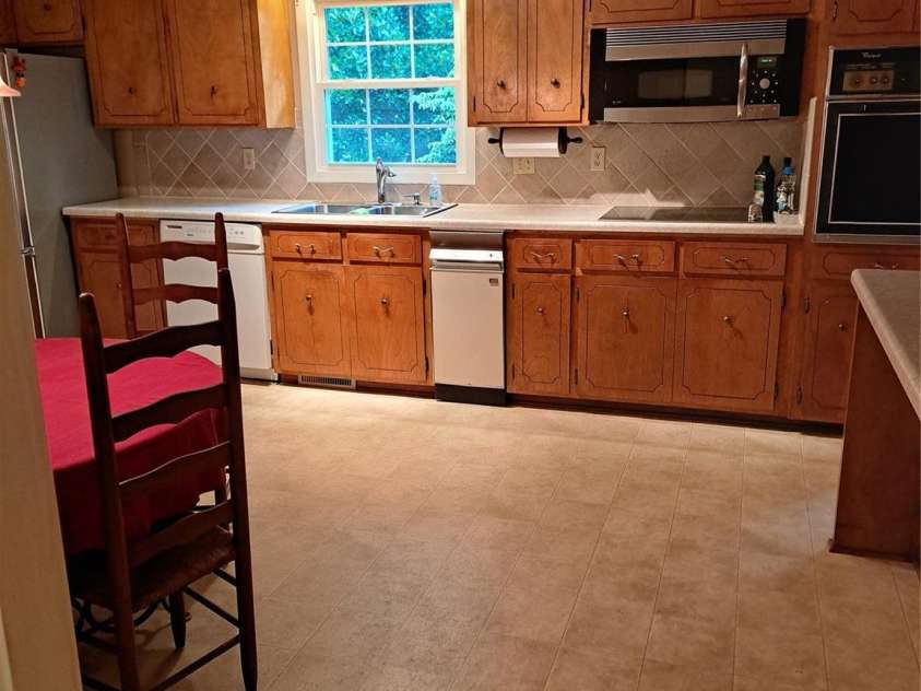 123 Softwind Lane, Concord, NC 28025.  MLS# CAR4296194, YatesRealty ID 2974. Kitchen