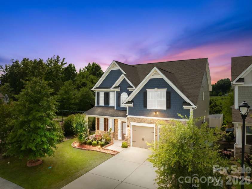 1518 Fieldwood Drive, Fort Mill, SC 29708.  MLS# CAR4392282, YatesRealty ID 29740. 