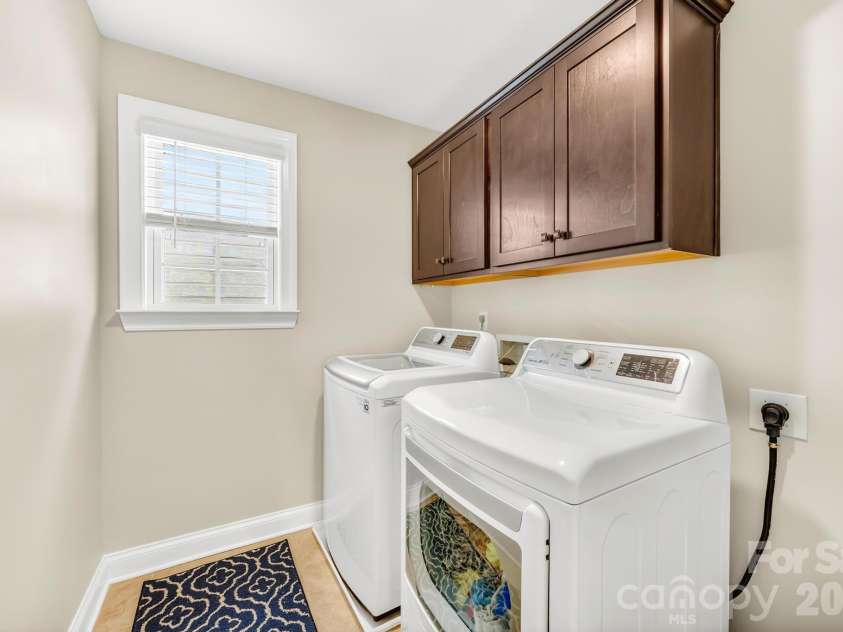 1518 Fieldwood Drive, Fort Mill, SC 29708.  MLS# CAR4392282, YatesRealty ID 29740. 