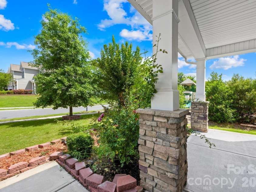 1518 Fieldwood Drive, Fort Mill, SC 29708.  MLS# CAR4392282, YatesRealty ID 29740. 