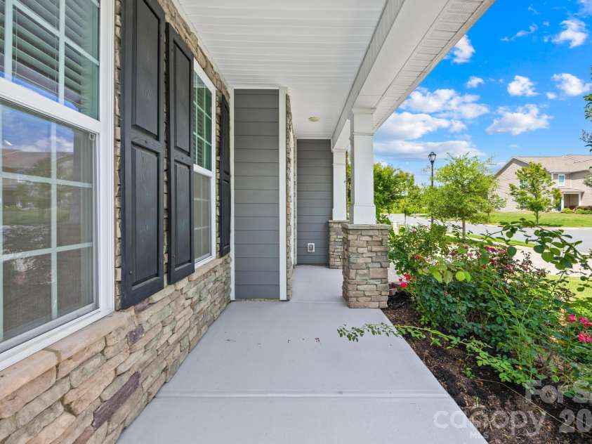 1518 Fieldwood Drive, Fort Mill, SC 29708.  MLS# CAR4392282, YatesRealty ID 29740. 