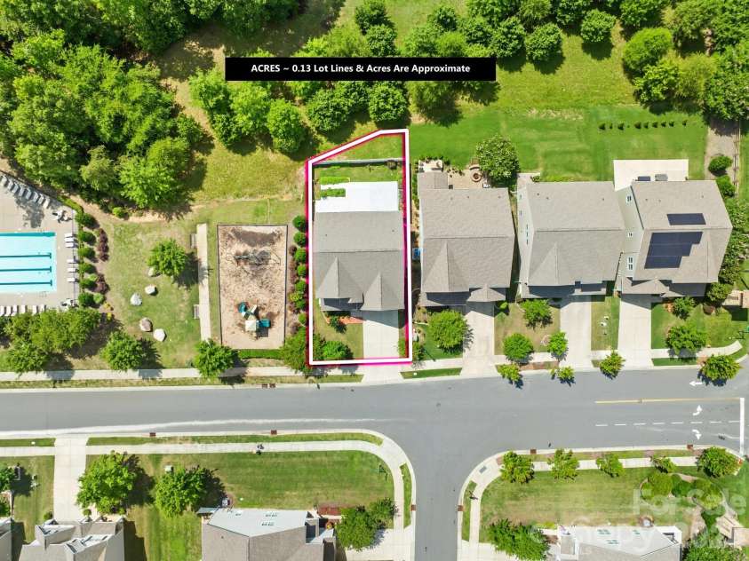 1518 Fieldwood Drive, Fort Mill, SC 29708.  MLS# CAR4392282, YatesRealty ID 29740. 