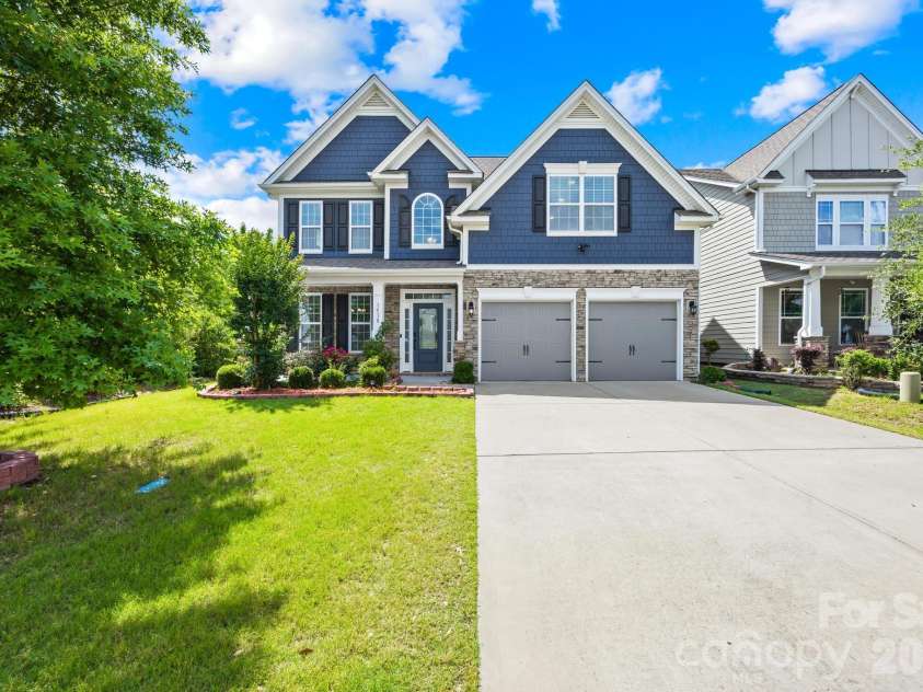 1518 Fieldwood Drive, Fort Mill, SC 29708.  MLS# CAR4392282, YatesRealty ID 29740. 