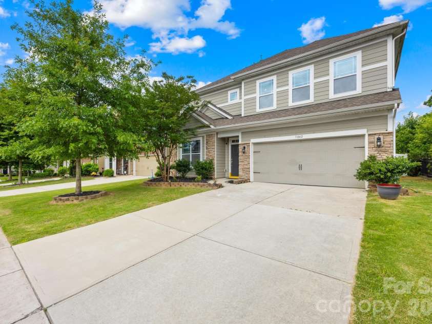 1042 DINA Drive, Fort Mill, SC 29708.  MLS# CAR4391817, YatesRealty ID 29741. 