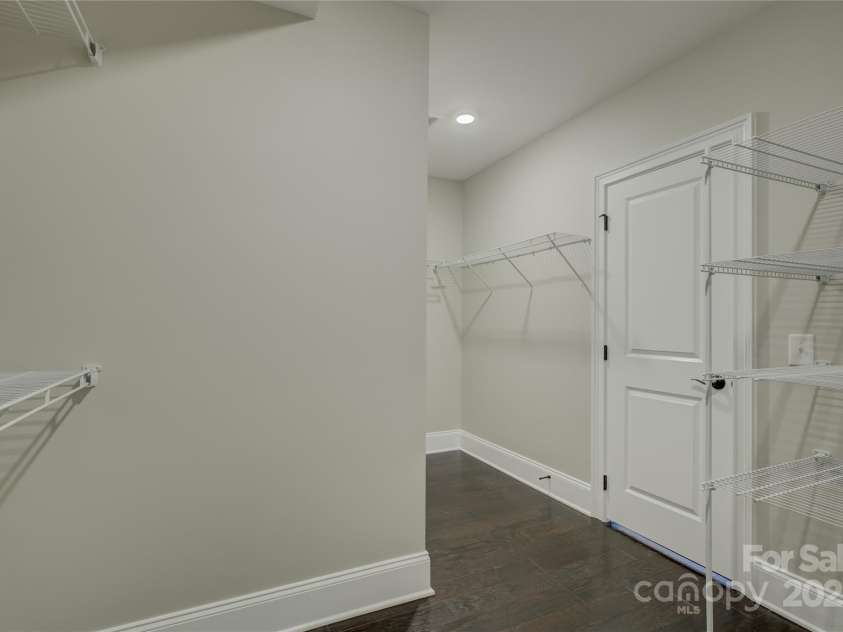 14916 Creeks Edge Drive, Charlotte, NC 28278.  MLS# CAR4241703, YatesRealty ID 29743. 